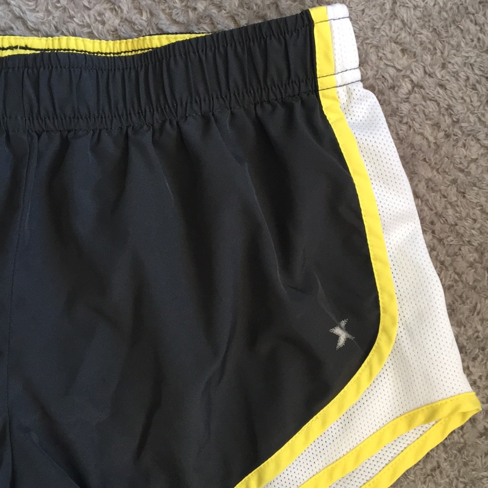 Running shorts in gray